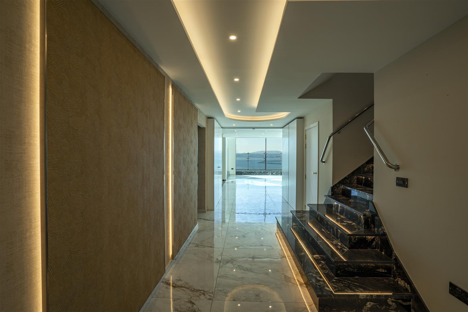 Image of Apartment - 5 Bedrooms - 6 Bathrooms for Rental in Royal Ocean Plaza-Gibraltar, Image 7